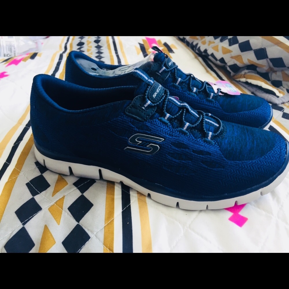 BRAND NEW SKETCHERS MEMORY FOAM SHOES